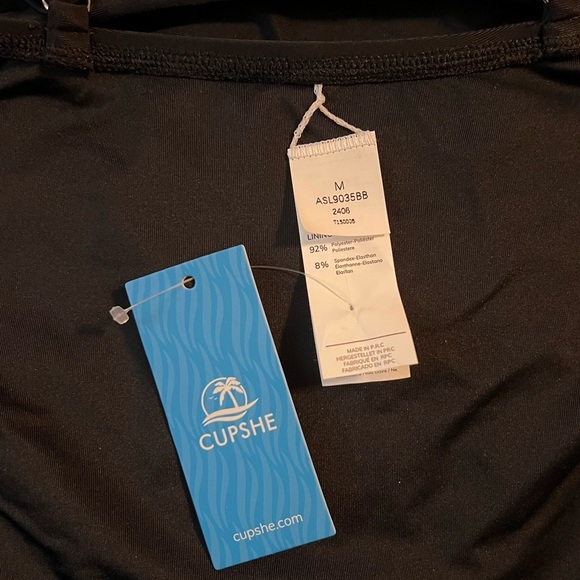 Medium Black CUPSHE Women's Shirring Design V-Neck Low Back One Piece Swimsuit - Picture 7 of 7